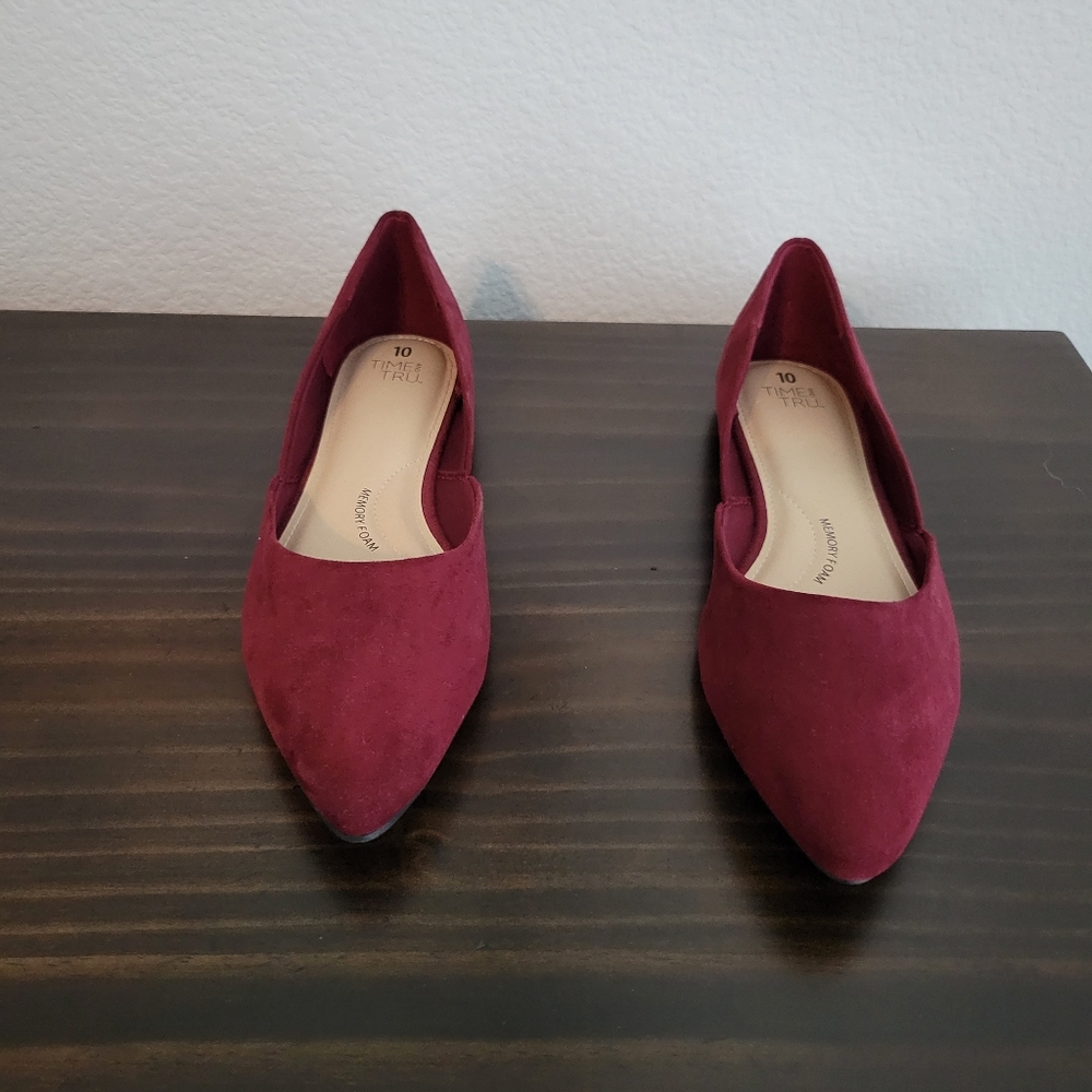 Cute burgundy shoes